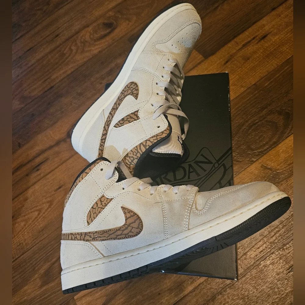 Air Jordan 1 Mid SE - Picture 6 of 6